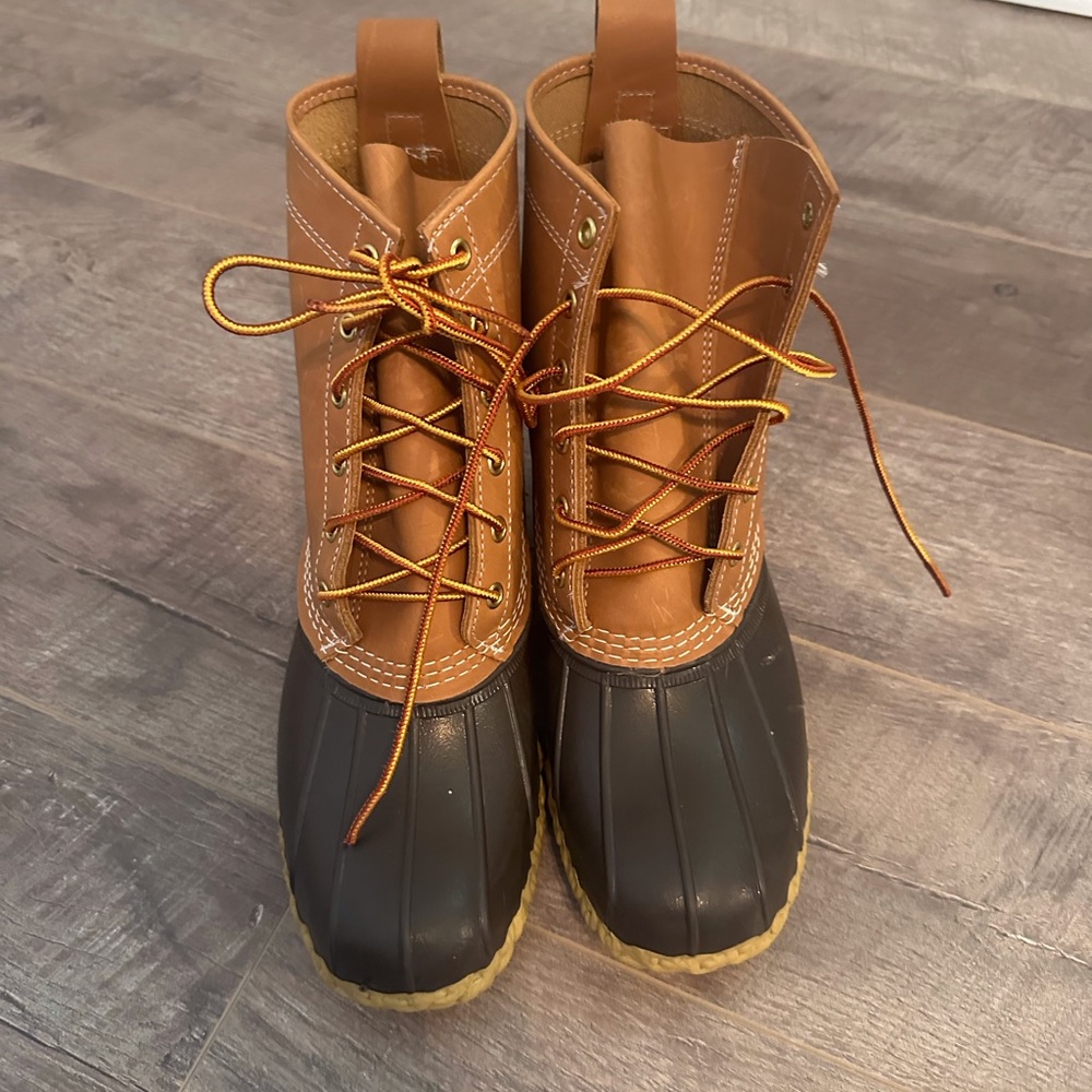 NWOT but doesn’t fit my bad foot 😩